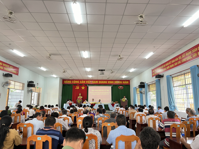 Quang cảnh hội nghị tiếp xúc cử tri huyện Tân Phú, Đồng Nai Đoàn đại biểu Quốc hội tỉnh Đồng Nai trao nhà tình thương cho gia đình ông Nguyễn Văn Chính